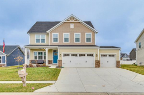 Bright Plainfield Home about 14 Mi to Indianapolis!